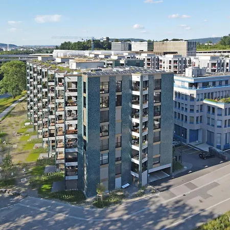 Luxury 2br, 2 Bath, Spacious Living With Open Kitchen, River View, Ideal For Long Stays, Parking, 10 Min To Center * Zürich
