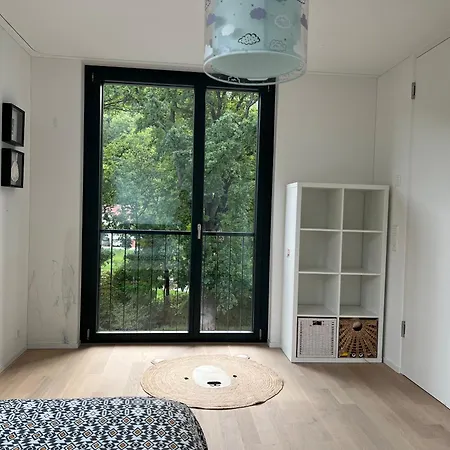 Luxury 2br, 2 Bath, Spacious Living With Open Kitchen, River View, Ideal For Long Stays, Parking, 10 Min To Center Lägenhet