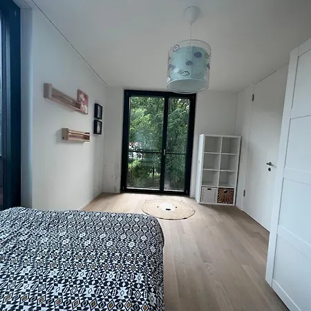 Luxury 2br, 2 Bath, Spacious Living With Open Kitchen, River View, Ideal For Long Stays, Parking, 10 Min To Center Lägenhet Zürich