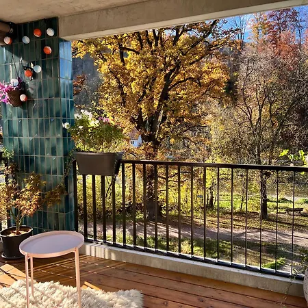 Luxury 2br, 2 Bath, Spacious Living With Open Kitchen, River View, Ideal For Long Stays, Parking, 10 Min To Center Apartamento *