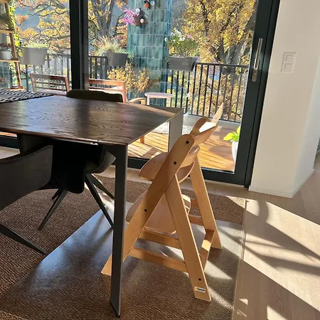 Apartment Luxury 2br, 2 Bath, Spacious Living With Open Kitchen, River View, Ideal For Long Stays, Parking, 10 Min To Center *