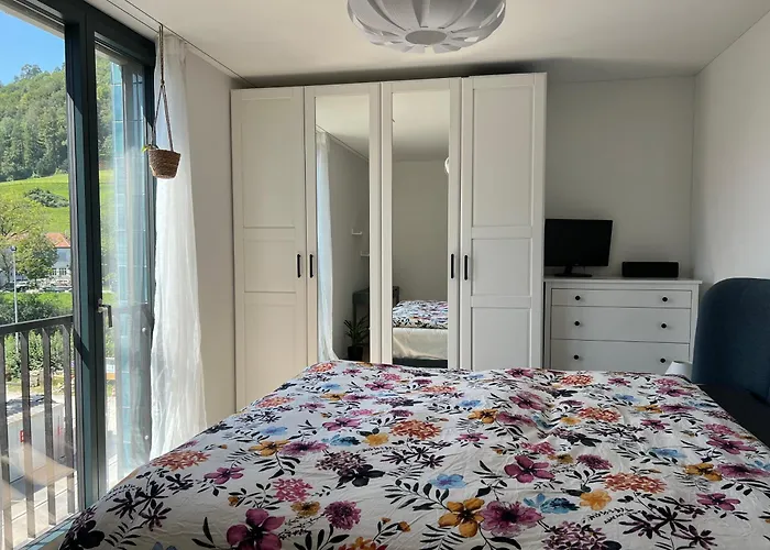 Luxury 2br, 2 Bath, Spacious Living With Open Kitchen, River View, Ideal For Long Stays, Parking, 10 Min To Center Apartment *