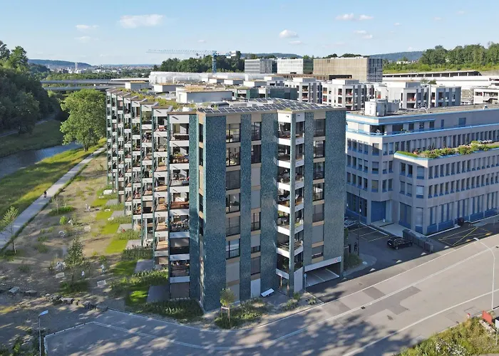 Luxury 2br, 2 Bath, Spacious Living With Open Kitchen, River View, Ideal For Long Stays, Parking, 10 Min To Center * Zurich