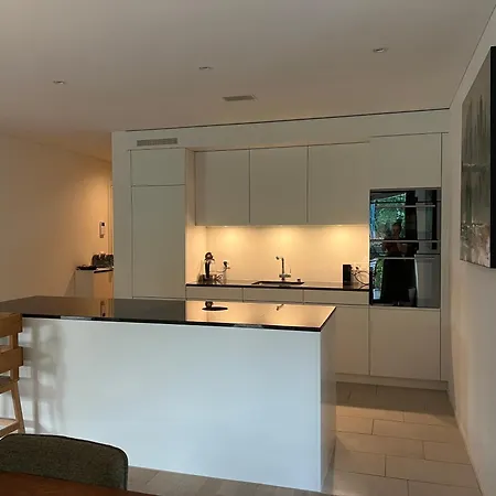 Luxury 2br, 2 Bath, Spacious Living With Open Kitchen, River View, Ideal For Long Stays, Parking, 10 Min To Center Appartamento *